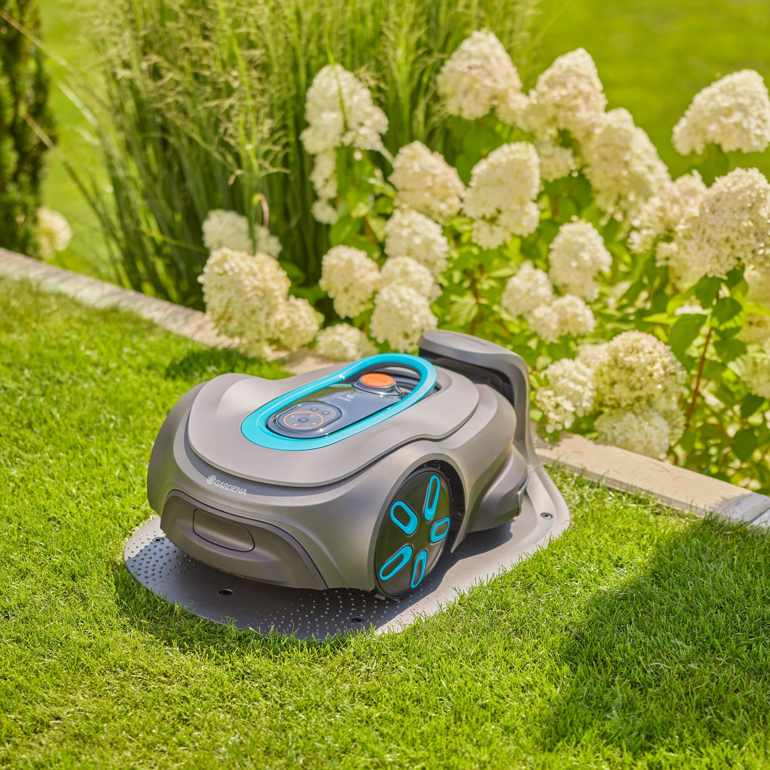 Gardena Smart Sileno Sense 600m/sq GPS Robot Lawnmower