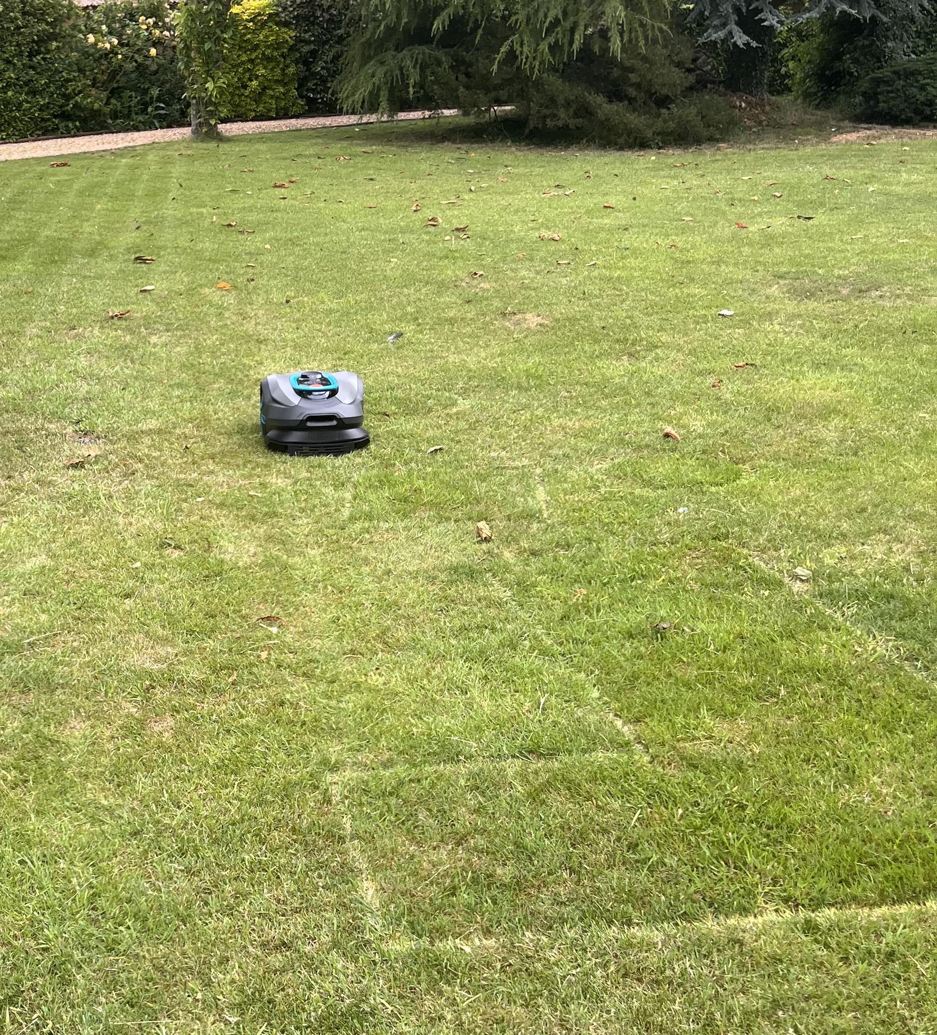 Gardena Smart Sileno Sense 600m/sq GPS Robot Lawnmower - Image 5