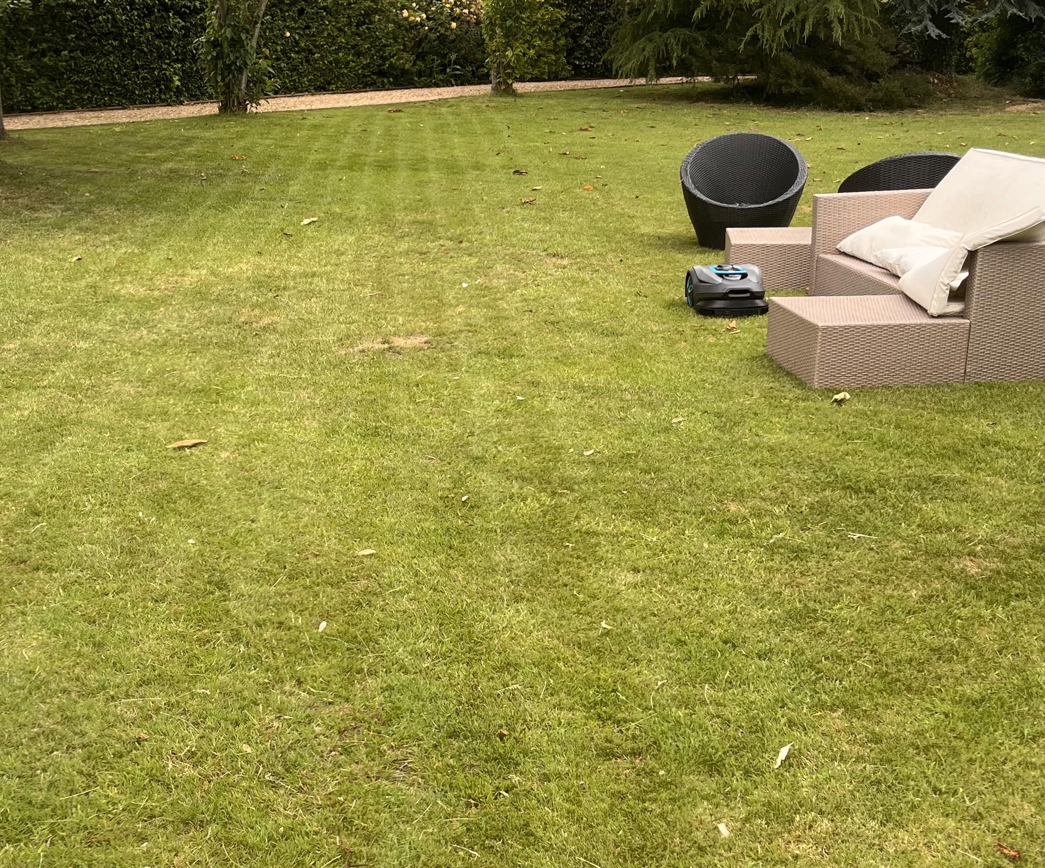 Gardena Smart Sileno Sense 600m/sq GPS Robot Lawnmower - Image 4