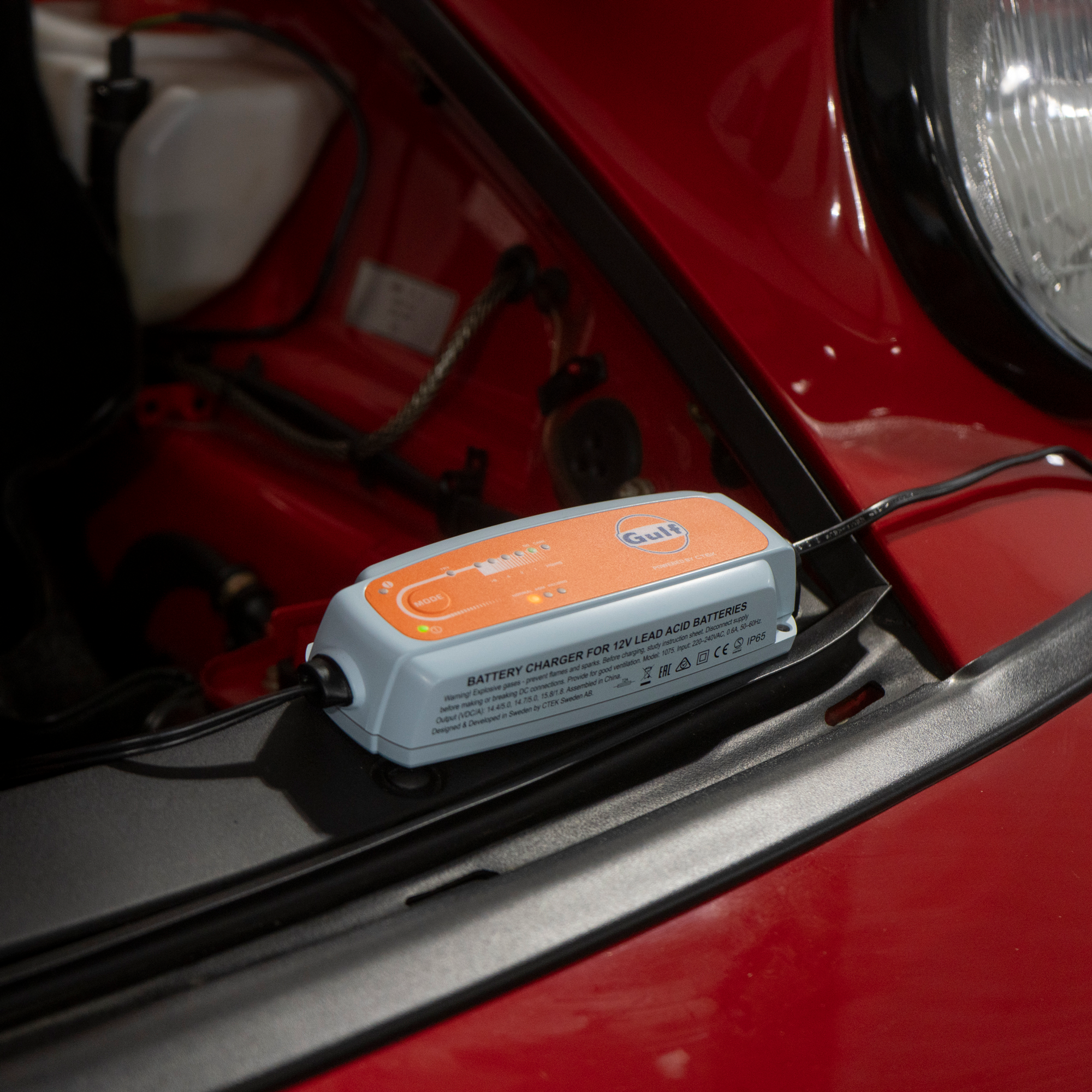 CTEK CT 5 Time to Go Gulf Edition Battery Conditioner